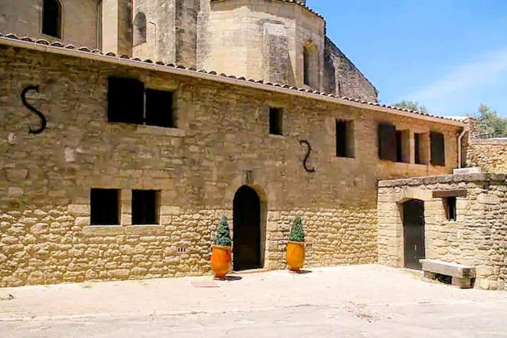 Gite En Provence Proche Avignon Sauveterre  Esterno foto