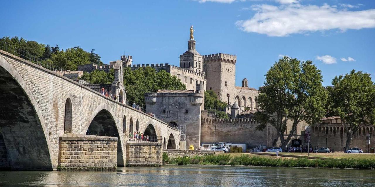 Gite En Provence Proche Avignon Sauveterre  Esterno foto
